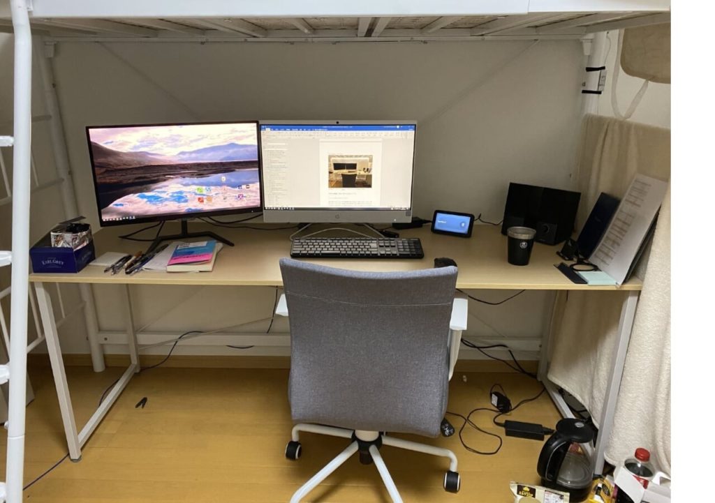 ロフトベッドと仕事場の画像